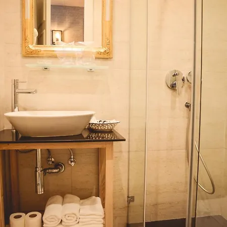 Boutique Macchiato House